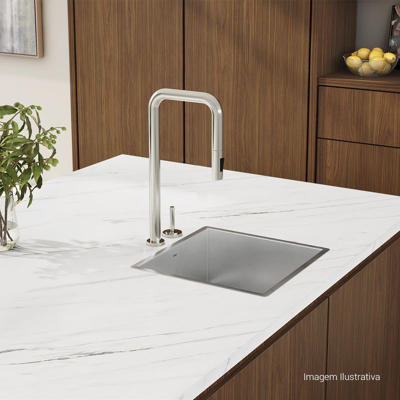 Misturador-Monocomando-Deca-de-Mesa-Bica-Alta-Reta-para-Cozinha-com-Acionamento-Wave-You-Inox---Deca---2290.INX.01---Ambientada-Com-Zoom-no-produto-pode-conter-2-ou-mais-produtos-diretamente-relacionados-e-acessorios-de-banheiros.