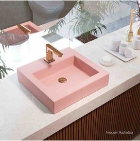 Torneira-Deca-de-Mesa-Bica-Baixa-Touchless-para-Lavatorio-Level-Sense-Red-Gold---Deca---1785.GL.RD---Ambientada-Com-Zoom-no-produto-pode-conter-2-ou-mais-produtos-diretamente-relacionados-e-acessorios-de-banheiros.