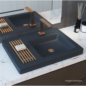 Torneira-Deca-de-Mesa-Bica-Alta-Touchless-para-Lavatorio-Dream-Red-Gold---Deca---1785.GL87.RD.SNS---Ambientada-Com-Zoom-no-produto-pode-conter-2-ou-mais-produtos-diretamente-relacionados-e-acessorios-de-banheiros.