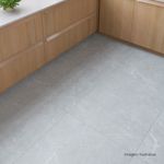Porcelanato-Escala-Acetinado-Gray-80x80cm-Ret---Ceusa---5042021A---Ambientada-Ampla-