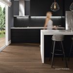 Porcelanato-Cappuccino-Natural-Dark-Brown-20x120cm-Ret---Portinari---6061475A---Ambientada-Ampla-