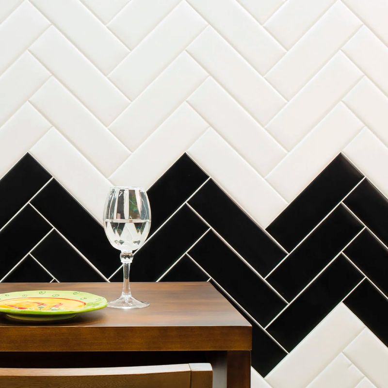 Porcelanato-Monocromatico-Matte-8x25cm-Preto---Portinari-Decora-Bk-Mat-Bold---Portinari---6059358A---fundo-preto-ou-madeira-Produto-principal-SKU-